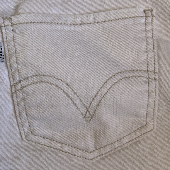 Levi’s 513 Boyfriend Jeans - Picture 12 of 14